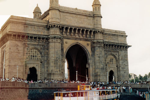 Getümmel am Gateway of India