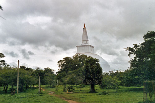 Ruvanweliseya Dagoba in Anuradhapura
