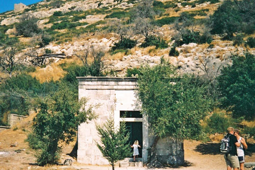 Eingang zum Eupalinos Tunnel