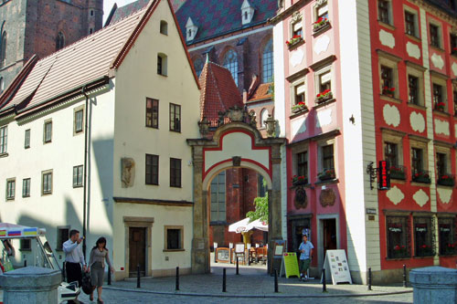 Durchgang zu Elisabet-Kirche am Rynek
