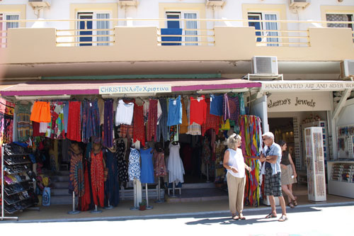 Klamottenladen von Christina in Matala