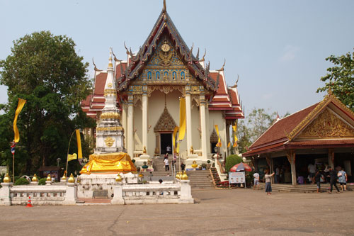 Phra Aram Luang Wat Pho Chai