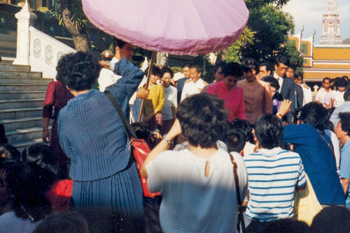 Maha Chakri Sirindorn im Wat Phra Keo