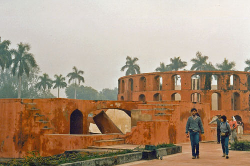 Jantar Mantar im Morgennebel