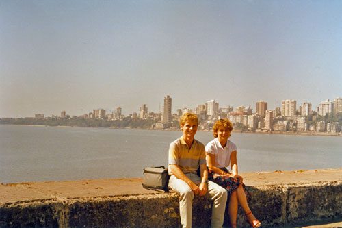 Touristen am Chowpatty Beach