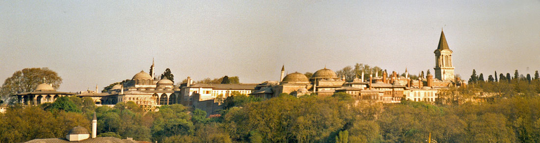 Blick auf Topkapi vom Schiff Istanbul