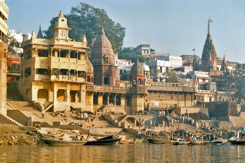 Morgens  am Ganges in Varanasi