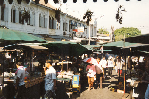 Strasse am Ta Tien Pier