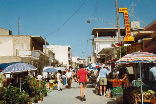 auf dem Markt in Mires