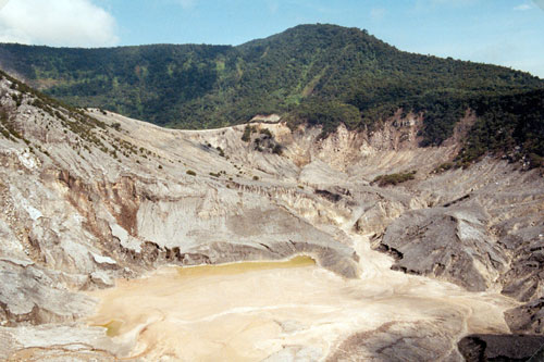 Tangkubahun Prahu bei Bandung