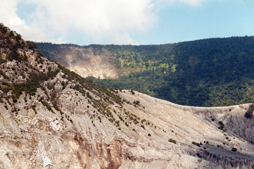 Tangkubahun Prahu bei Bandung