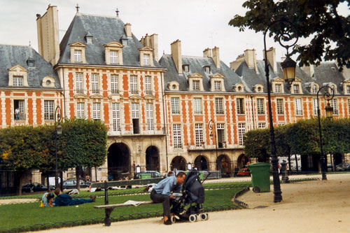 Place des Vosges Paris