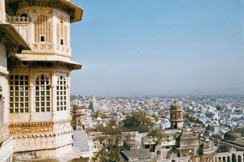 Blick vom City Palace auf Udaipur