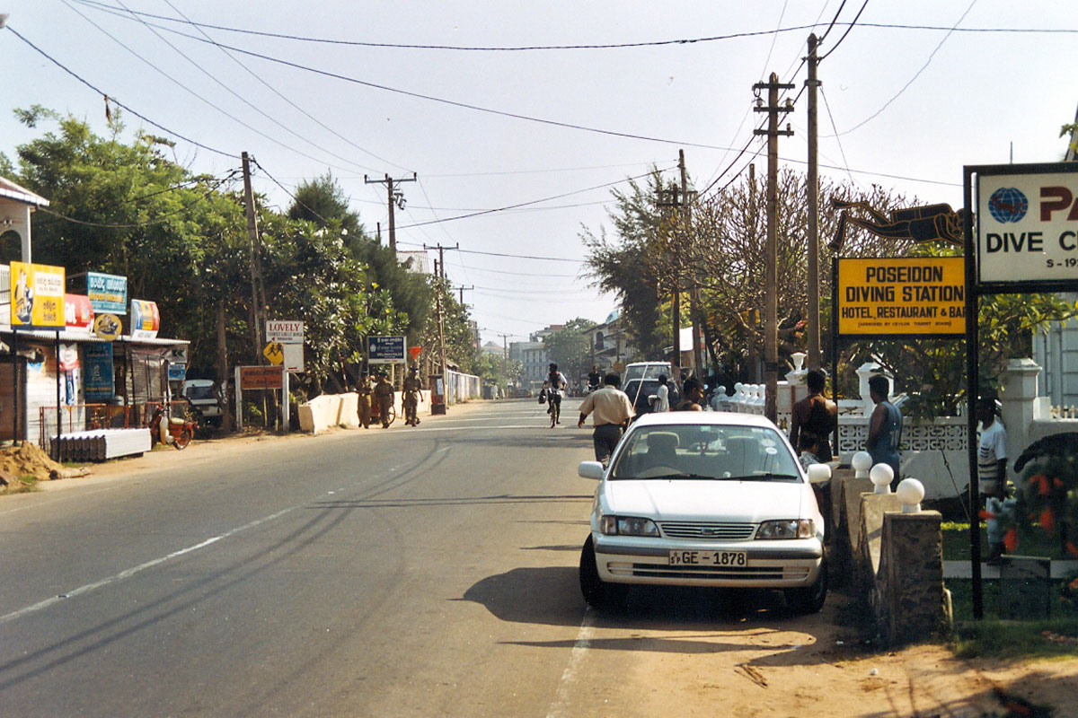 Strassenendruck in Hikkaduwa