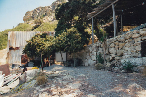 Elias verlassene Ecke am Strand von Komos