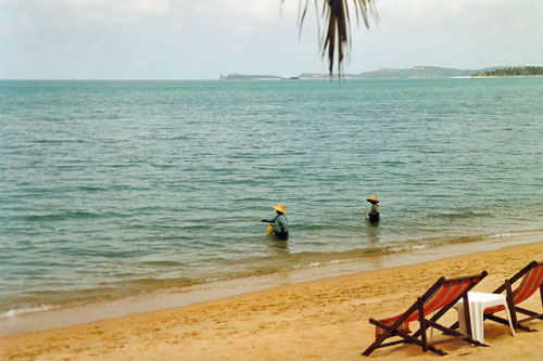 Strand in Maenam