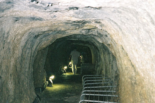 im Eupalinos Tunnel