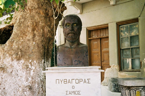 Pythagoras Denkmal in Pythagorio