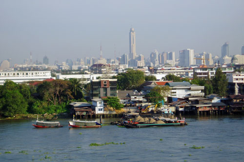 Blick vom Balkon des Hotels Royal River in Bangkok