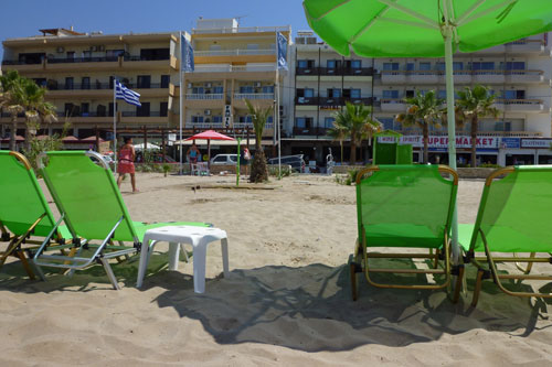 Blick vom Strand zum Hotel