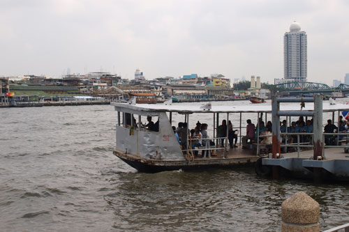 Fhre ber den Chao Phraya