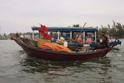 Eine Fhre bei Hoi An