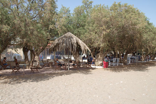 am Strand von Kokkinos Pirgos