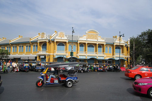 auf dem Weg zum Wat Phra Kaeo