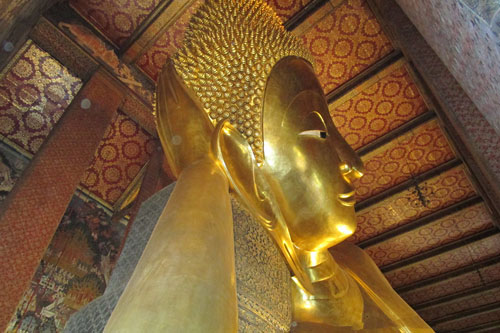 der liegende Buddha im Viharn von Wat Po