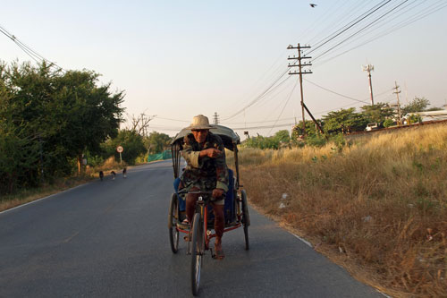 Fahrt mit Rikscha in Lopburi zum Hotel Windsor Resort