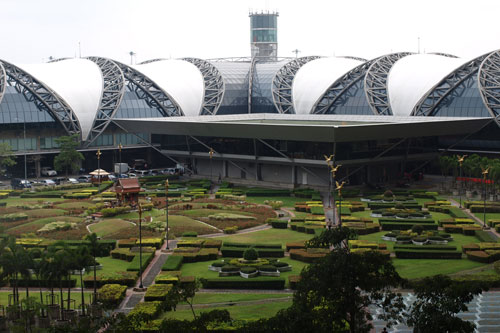 auf dem Flughafen Bangkok Suvarnabhumi 