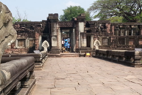 auf der Naga Brcke in Phimai