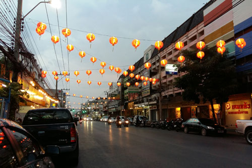 Abendstimmung in der Thanon Jomsurangyard