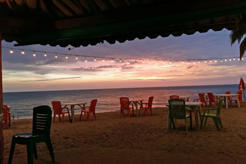 Abendstimmung am Strand von Ban Bang Niang