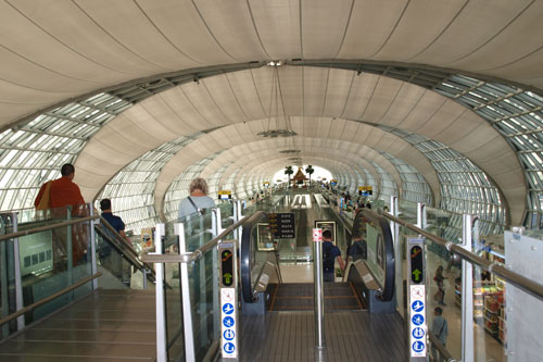 auf dem Flughafen Bangkok Suvarnabhumi 