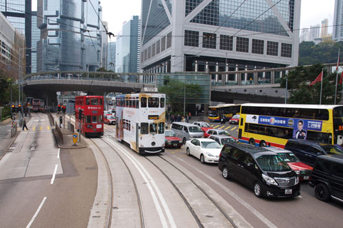 Straenbahnfahrt -> Causeway Bay (Des Voeux Road)