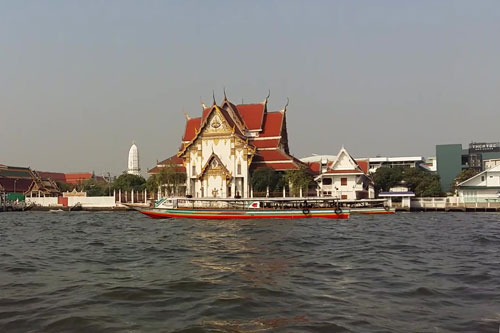 Wat Rakhang - gegenber von Ta Chang