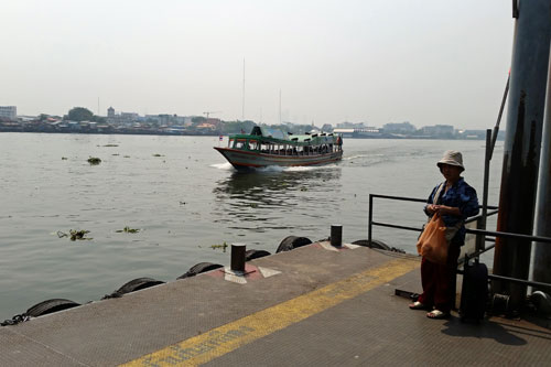 Expressboot Haltestelle Krung Thon Bridge