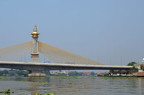 Maha Chesadabodindranusorn Bridge