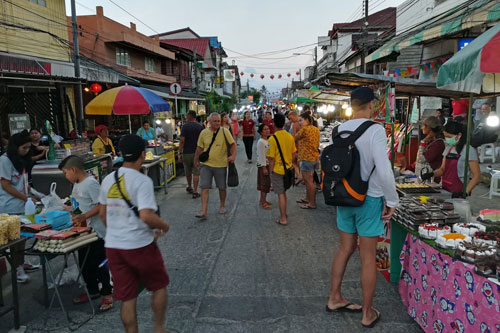 Nachtmarkt in Mae Nam