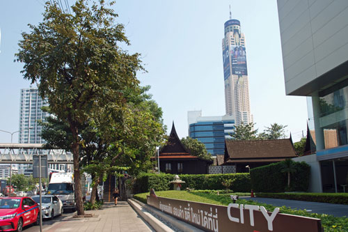 auf dem Weg zum Suan Pakkad (Thanon Si Ayutthaya)