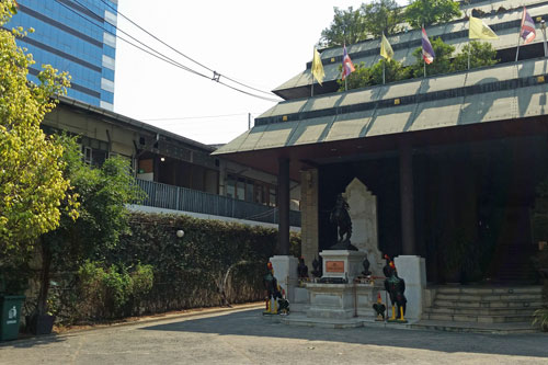 der Eingang zum Suan Pakkad Palace