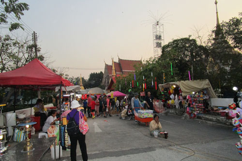 Markt am Wat Sanpeth