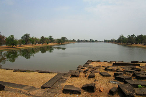 auf dem Tempelgelnde Wat Phou