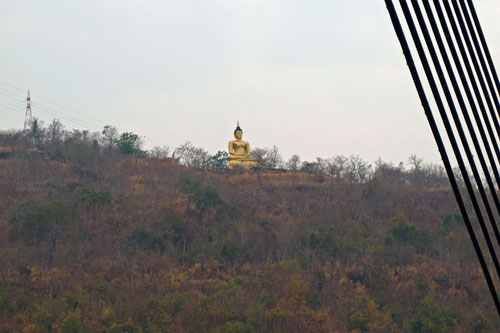 auf der Lao-Nippon Brcke