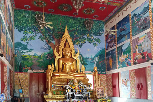 Nuan Na Ram Tempel (Wat Plai Leam)