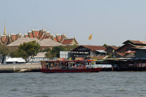 Fahrt mit der Fhre ber den Chao Phraya