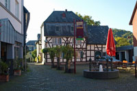 Der Platz vor dem Haus